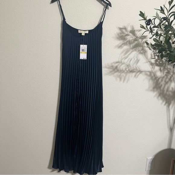 NWT MICHAEL MICHAEL KORS Pleated Satin Belted Slip Dress - Picture 6 of 9